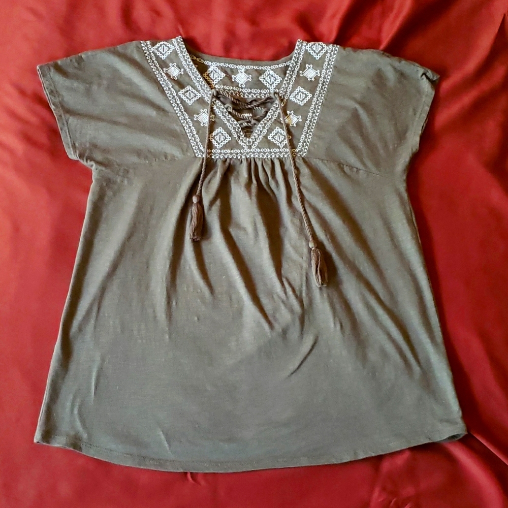 Sonoma forest green v neck shirt